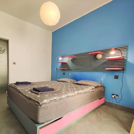 Dreams Of Holiday. With Pool Apartment *